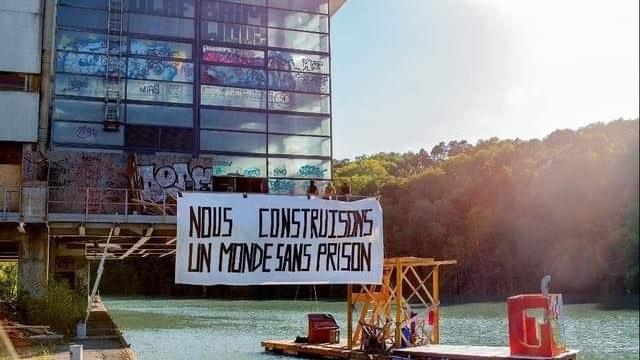 Le squat genevois Porteous pourrait devenir un lieu culturel. [collectif Porteous]