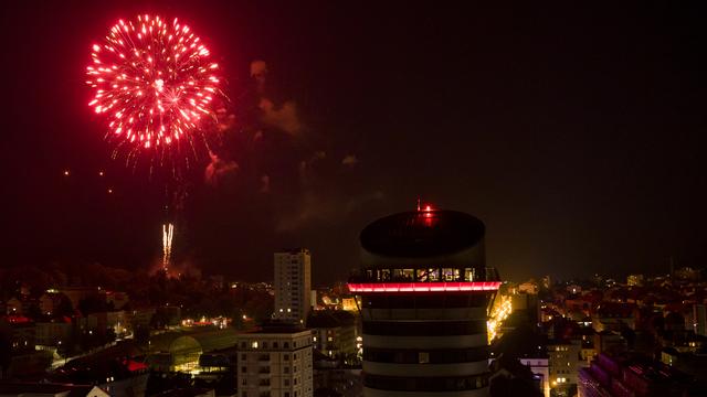 Un feu d'artifice a eu lieu lors de la cérémonie officielle. [Keystone - Jean-Christophe Bott]