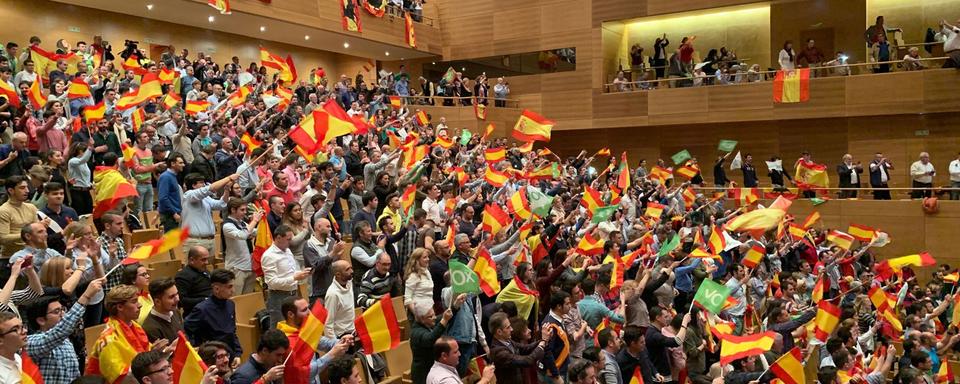 Salle comble lors du meeting du parti Vox à Valladolid. [RTS - Valérie Demon]