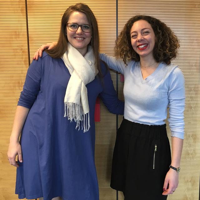 Anna Jobin, sociologue à lʹUniversité de Lausanne, rencontre Fatima Sator, fière féministe. [RTS - Pauline Vrolixs]