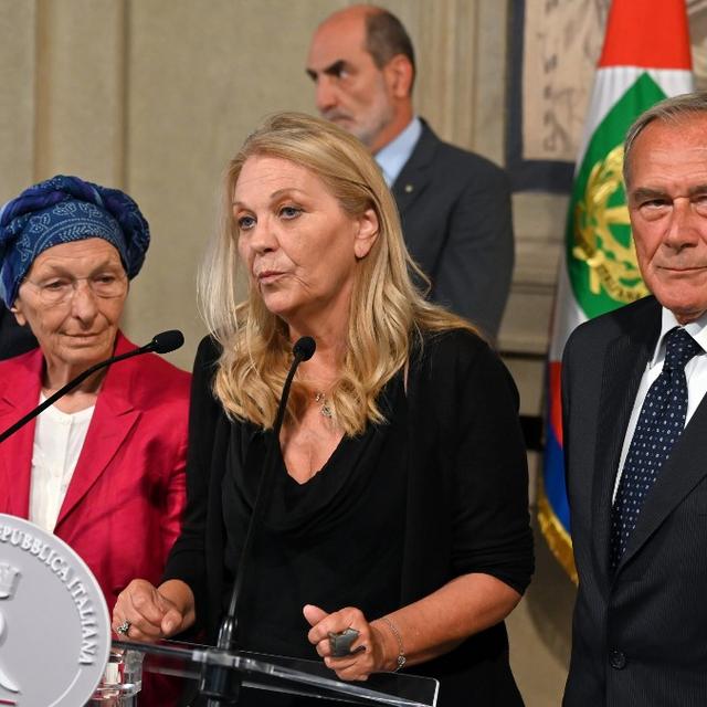 Les sénateurs italiens Loredana De Petris, Piero Grasso, Emma Bonino et Riccardo Nencini après le premier jour de négociations pour former une nouvelle coalition gouvernementale. [AFP - Andreas Solaro]