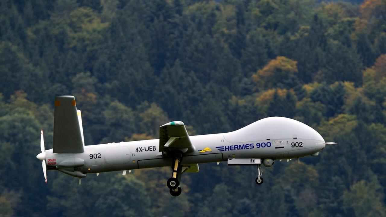 La Suisse a signé un contrat de production pour l'achat de six drones. [Keystone - Sigi Tischler]