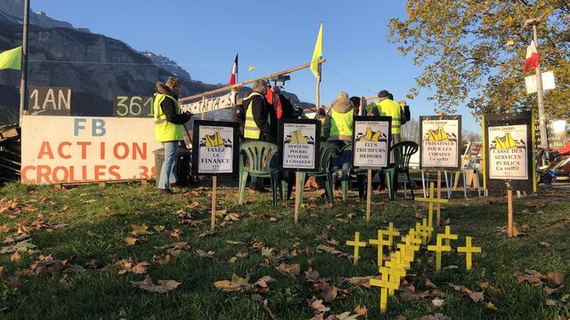 Le rond-point de Crolles, le 13 novembre 2019. [RTS - Juliette Galeazzi]