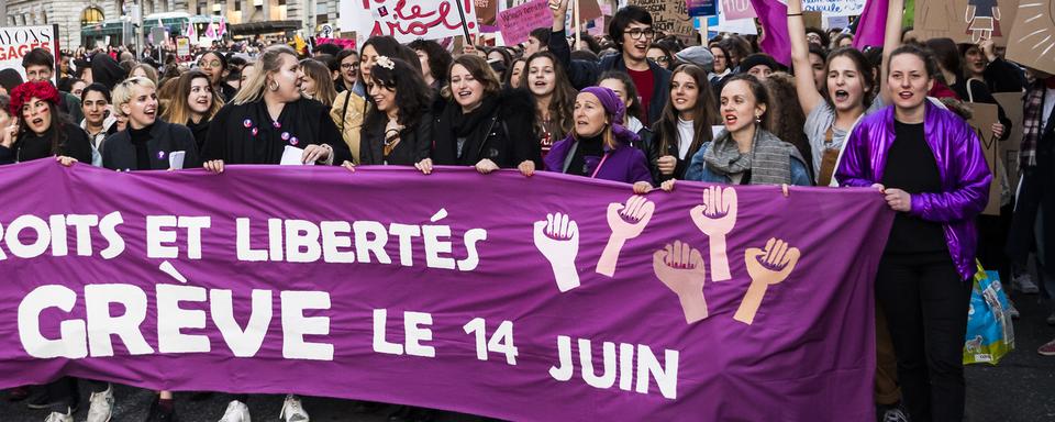 Selon Claudine Staehli-Wolf, la grève du 14 juin marque le jour où le mot "féministe" n'est plus perçu comme une insulte. [Keystone - Jean-Christophe Bott]