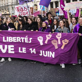 Selon Claudine Staehli-Wolf, la grève du 14 juin marque le jour où le mot "féministe" n'est plus perçu comme une insulte. [Keystone - Jean-Christophe Bott]
