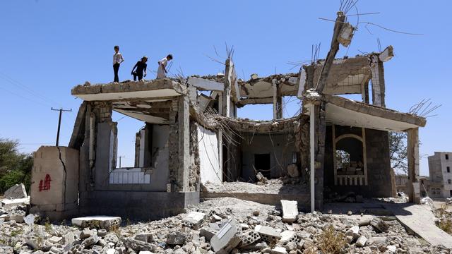 Une maison détruite par les combats au Yémen. [Keystone - EPA/Yahya Arhab]