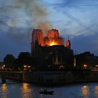 Notre-Dame de Paris en flammes. [AP/Keystone - Michel Euler]