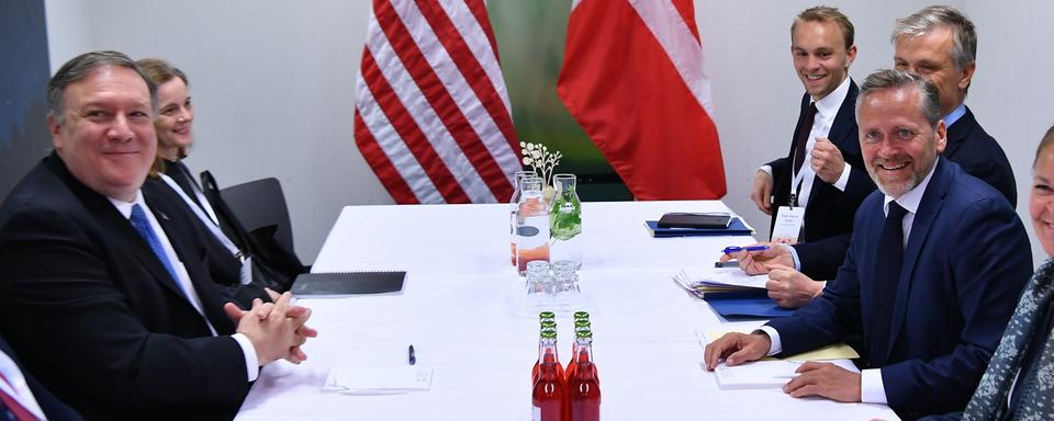 Le secrétaire d'Etat américain Mike Pompeo (à gauche) durant une réunion avec le ministre danois des Affaires étrangères, Anders Samuelsen. Rovaniemi, Finlande, le 7 mai 2019. [Keystone/Pool Photo via AP - Mandel Nga]