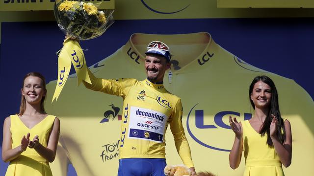 Le Français Julian Alaphilippe reprend le maillot jaune après la 8e étape. [EPA/ Keystone - Guillaume Horcajuelo]