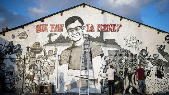 Une fresque représentant le jeune homme avait été peinte sur le mur d'un hangar à Nantes. [AFP - Loïc Venance]