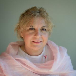 La Dr. Lucica Ditiu est la directrice exécutive de 'Stop TB Partnership' depuis 2011 [2019 UNOPS - stoptb.org]