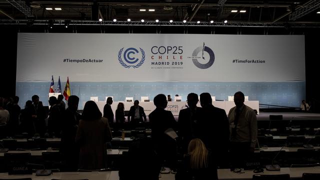 La COP25 s'achève en demi-teinte à Madrid. [Keystone - AP Photo/Bernat Armangue]