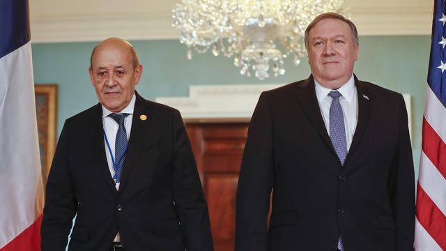 Le ministre français des Affaires étrangères Jean-Yves Le Drian (gauche) et le secrétaire d'Etat américain Mike Pompeo (droite), ce 4 avril 2019 à Washington.