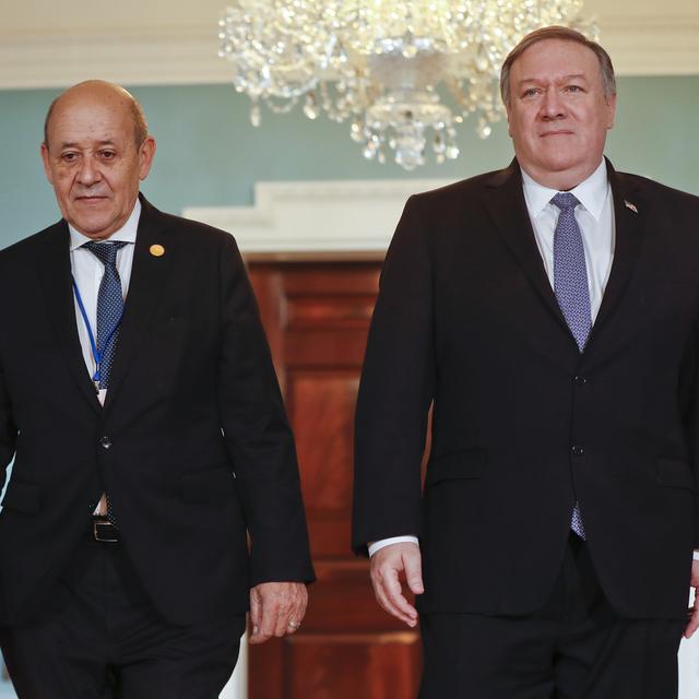 Le ministre français des Affaires étrangères Jean-Yves Le Drian (gauche) et le secrétaire d'Etat américain Mike Pompeo (droite), ce 4 avril 2019 à Washington.