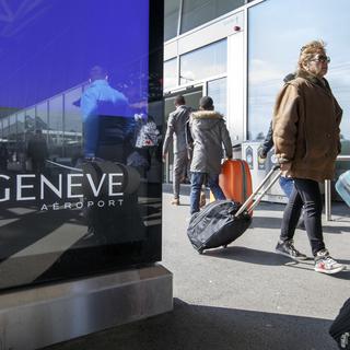Les deux hommes sont prévenus dans la procédure pénale en lien avec l'attribution problématique de marchés publics à Genève Aéroport. [Keystone - Salvatore Di Nolfi]