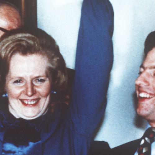 Margaret Thatcher au siège du Parti conservateur à Londres le 4 mai 1979, alors que les résultats de l'élection générale font d'elle la nouvelle Première ministre de Grande-Bretagne. [KEYSTONE/AP Photo - Robert E. Dear]