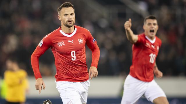Haris Seferovic célébrant un but inscrit pour la Suisse face à la Belgique en novembre dernier. [(KEYSTONE - Ennio Leanza]