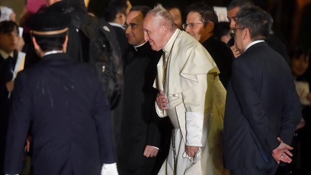 Le pape François à son arrivée à l'aéroport Haneda de Toyko samedi 23 novembre. [Reuters - Vatican Media]