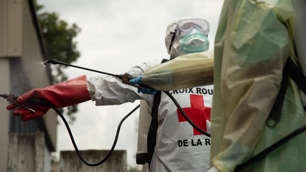 Un système de préparation et de riposte contre Ebola a été mis en place dans la ville de Goma, en RDC. Ici, une équipe photographiée le 29 mai dernier. [EPA - Maria Santto/Finnish Red Cross]