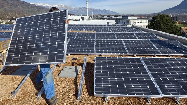 La stratégie énergétique 2050 a été acceptée par 58% des Suisses en mai 2017. Elle vise une transition progressive du système énergétique suisse. [Keystone - Martin Ruetschi]