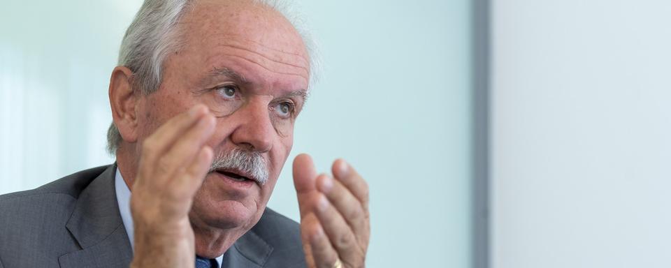 Jean Pierre Roth, ancien président de la Banque nationale suisse (BNS). [Keystone - Martial Trezzini]