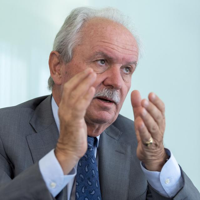 Jean Pierre Roth, ancien président de la Banque nationale suisse (BNS). [Keystone - Martial Trezzini]