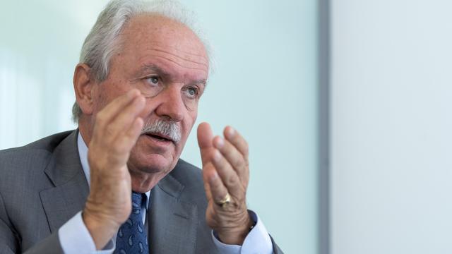 Jean Pierre Roth, ancien président de la Banque nationale suisse (BNS). [Keystone - Martial Trezzini]