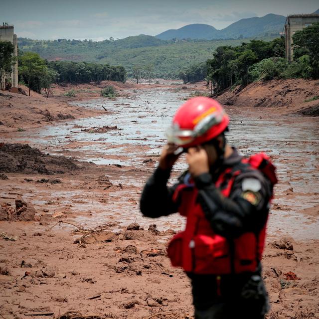 La rupture d'un barrage minier à Brumadinho avait déversé un véritable tsunami de boue. [Keystone - Antonio Lacerda]