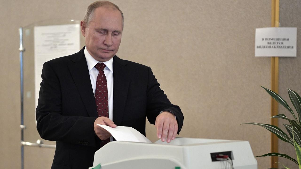 Vladimir Poutine a voté dimanche matin à Moscou