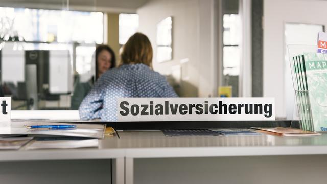 La Suisse, un des pays riches les moins généreux pour les dépenses sociales. [Keystone - Christian Beutler]