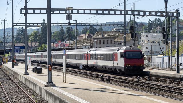 Les CFF vont prendre des mesures pour améliorer la ponctualité sur les rails. [Keystone - Georgios Kefalas]