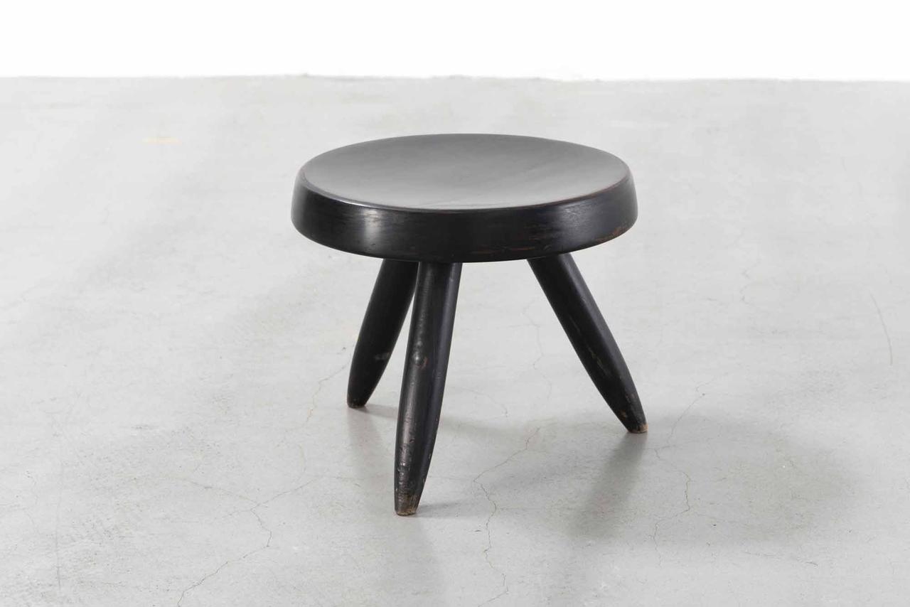 Charlotte Perriand "Tabouret", ca. 1955. Collection Laurence et Patrick Seguin. [fondationlouisvuitton.fr - Adagp Paris 2019, Galerie Patrick Seguin]