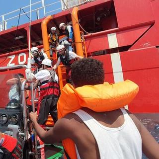 Le nouveau gouvernement italien a autorisé samedi matin le navire humanitaire OceanViking à accoster sur l'île de Lampedusa. [Ocean Viking/handout via reuters]
