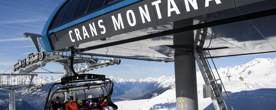 Les remontées mécaniques de Crans-Montana ne seront plus accessibles avec le Magic Pass. [Keystone - Jean-Christophe Bott]