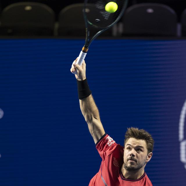 Stanislas Wawrinka affronte l'Uruguayen Pablo Cuevas aux Swiss Indoors de Bâle, le 23 octobre 2019. [Keystone - Georgios Kefalas]