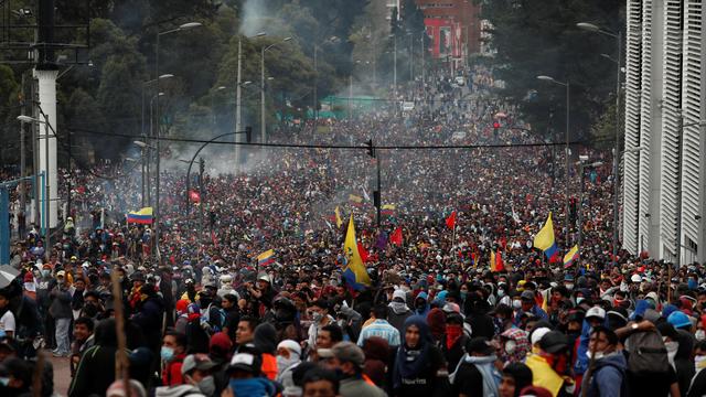 Devant la contestation sociale, le pouvoir a quitté Quito. [Reuters - Carlos Garcia Rawlins]