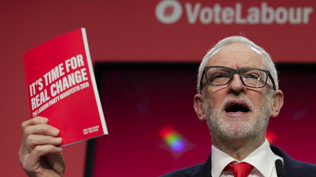 Jeremy Corbyn a promis monts et merveilles devant les partisans du Labour à Birmingham. [AP/Keystrone - Kirsty Wigglesworth]