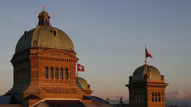 Vue sur la Coupole du Palais fédéral à Berne. [Keystone - Michael Buholzer]