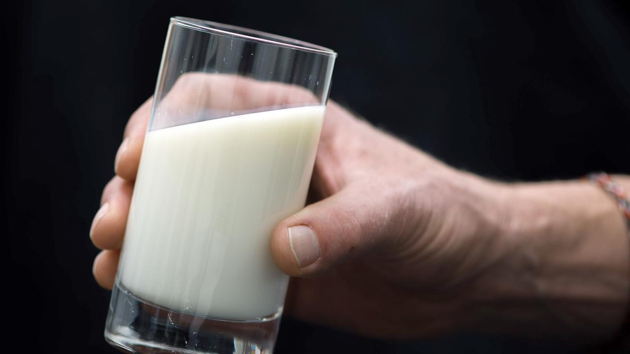 La consommation de lait diminue en Suisse. [Keystone - Lukas Schulze]