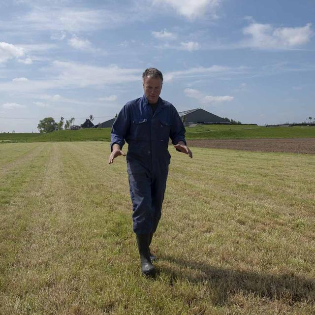 Stan Fleerakkers, éleveur bovin, exploite une ferme avec sa famille sur un polder situé à une cinquantaine de kilomètres à lʹEst de Rotterdam. [Léonard Pongo / NOOR - Léonard Pongo]