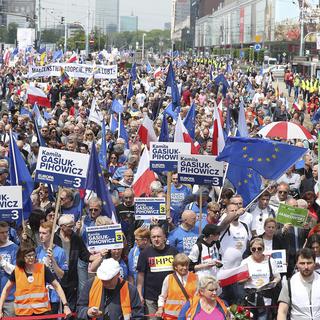 Manifestation en Pologne pour l'Union Européenne. [Keystone - Czarek Sokolowski]
