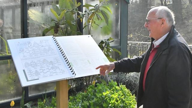 Francis Hallé, botaniste français, grand spécialiste des forêts tropicales humides, expose ses dessins au Jardin Botanique de Neuchâtel jusqu'au 1er décembre 2019. [JBN 2019 - Blaise Mulhauser / Elodie Gaille JBN 2019]