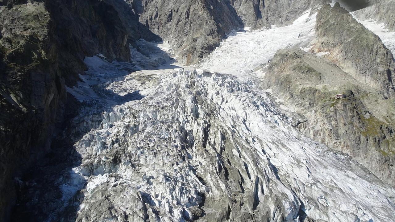 Un glacier du Mont-Blanc menace de s'effondrer côté italien. [Keystone - Service de communication de Courmayeur]