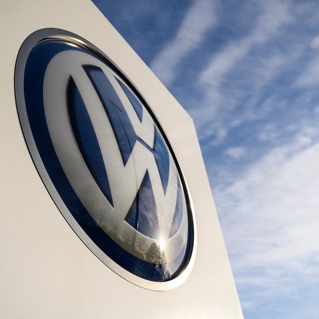 Le logo de VW au siège de Wolfsburg en Allemagne. [Keystone/EPA - Christophe Gateau]