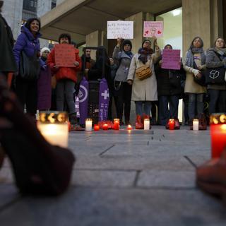 Des manifestantes ont participé lundi à Genève à une marche contre les violences. [Keystone - Salvatore Di Nolfi]
