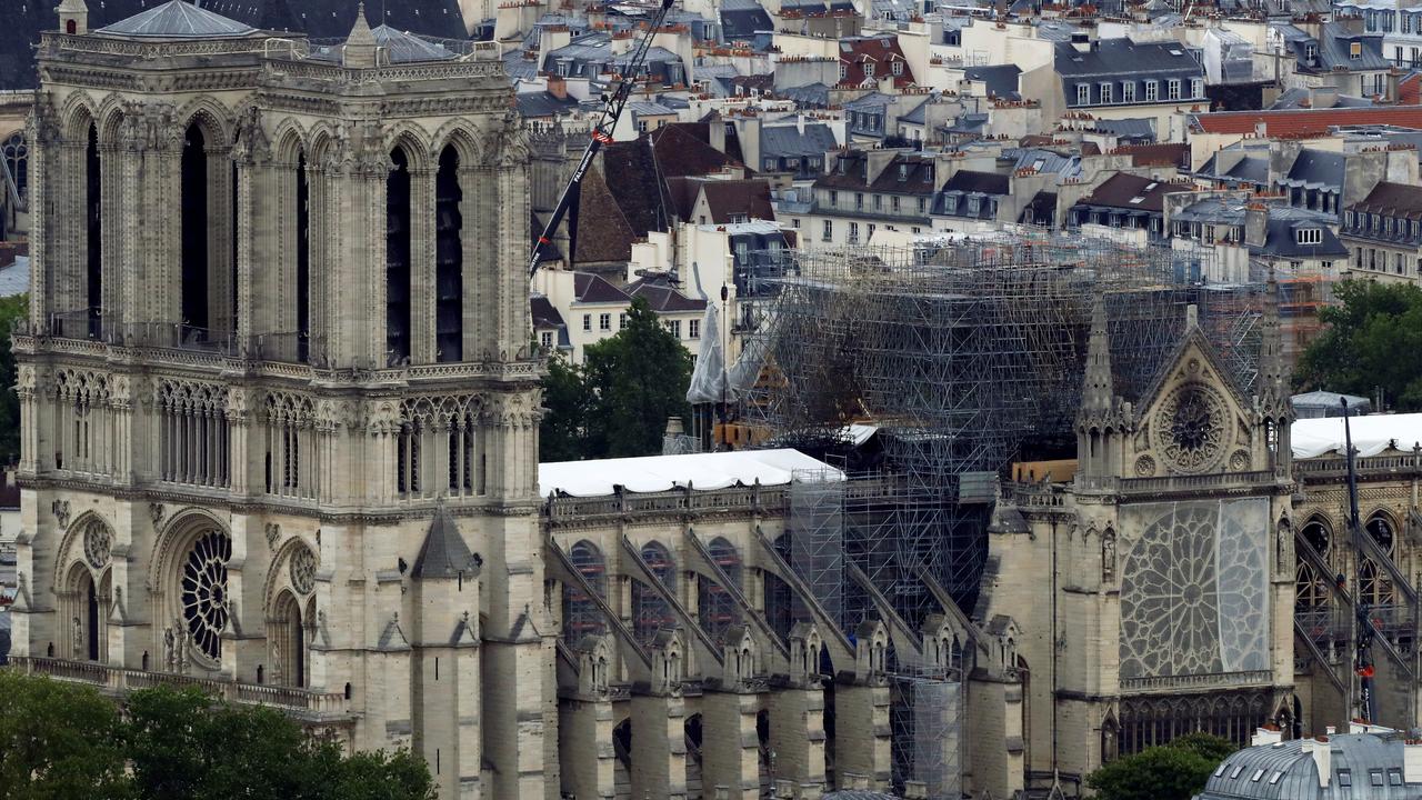 Plomb de Notre-Dame, "pas de danger" selon la mairie de Paris.