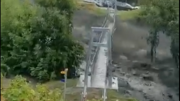 Un orage a touché le Valais central, des personnes disparues à Chamoson (capture d'écran). [Facebook]