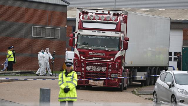 Deux nouvelles arrestations dans l'affaire du camion charnier. [Keystone/AP - Alastair Grant]