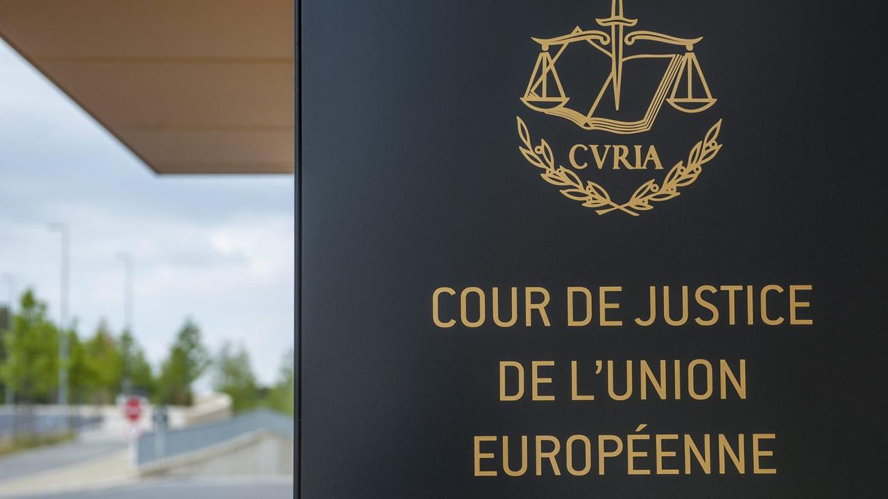 Le tribunal arbitral pour la Suisse doit se référer à la Cour de justice de l’Union européenne. [EPA/Keystone - Nicolas Bouvy]