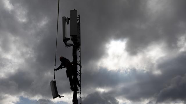 Il n'y aura pas de coup de frein à l'installation d'antennes 5G en Valais [Keystone - Peter Klaunzer]